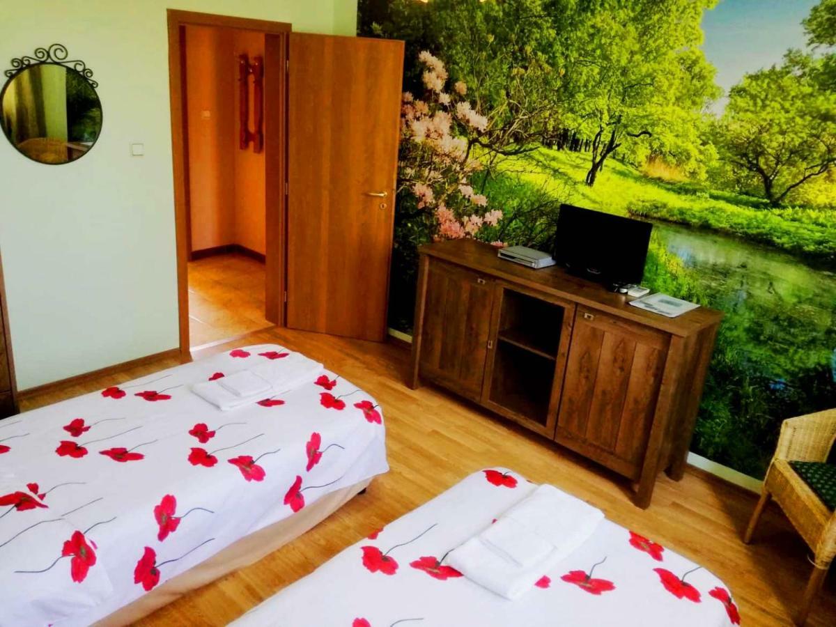Guest House Misha Petrevene Eksteriør billede